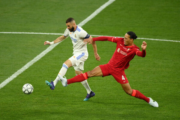 Chọn giày bóng đá theo vị trí VanDijk | F1 Sport